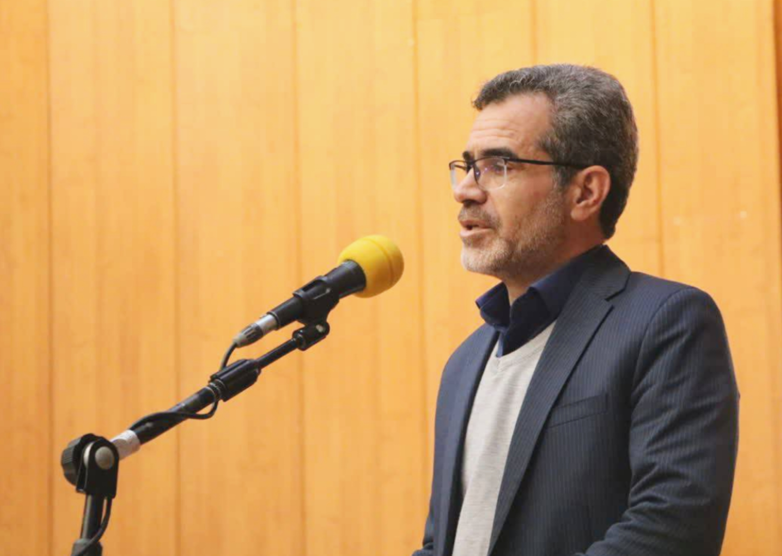 قانون منع مداخله كاركنان دولت، مانع رشد معلمان پژوهشگر