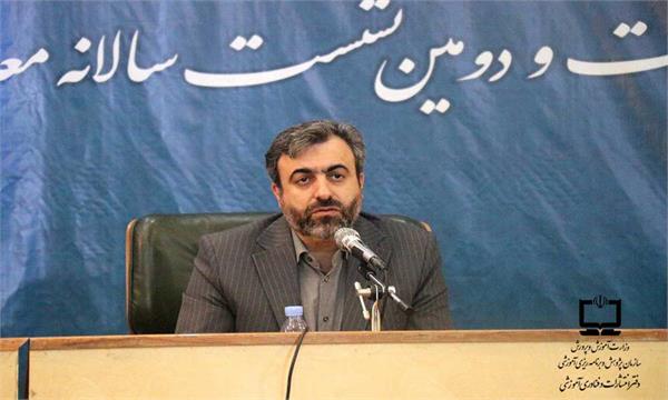 محتوای مجلات رشد به معلمان در ارائه مطالب آموزشی کمک می‌کند