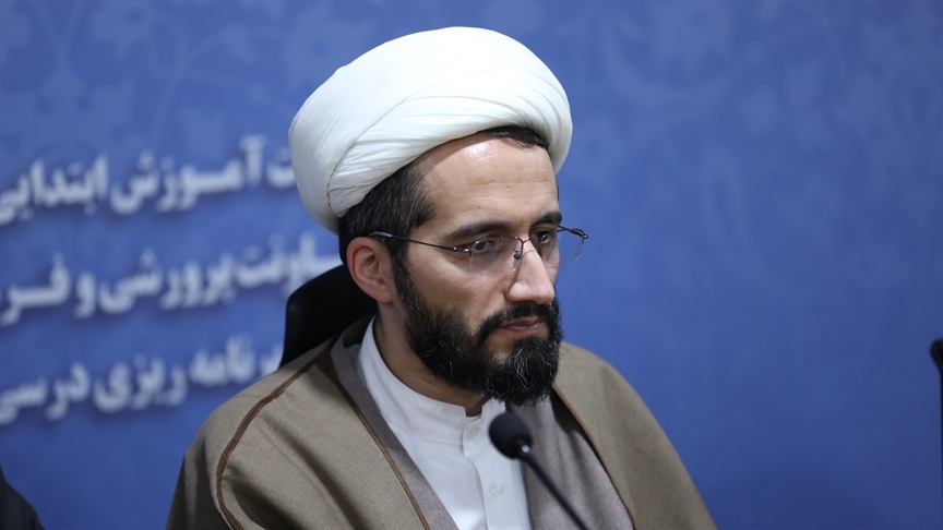 آموزش قرآن و ایجاد انس با کلام وحی از اولویت‌های اساسی وزارت آموزش و پرورش است