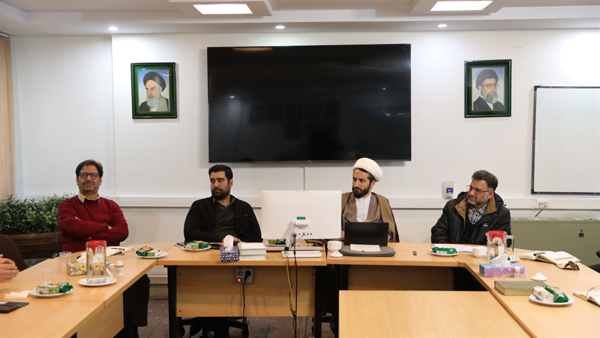 نشست هم‌انديشی رئیس سازمان پژوهش و برنامه‌ریزی آموزشی با همکاران دفتر برنامه‌ريزی و تاليف كتاب‌های درسی فنی‌وحرفه‌ای و کاردانش به روايت تصوير