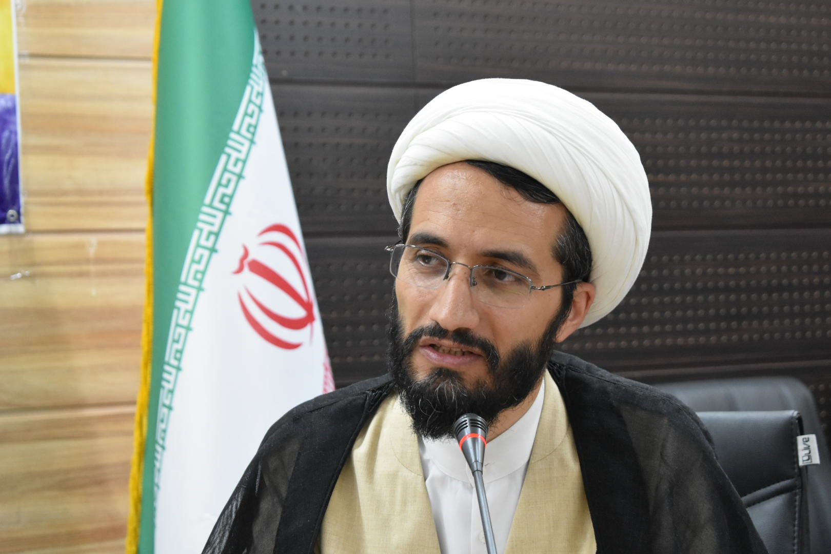 کتاب در چهارچوب برنامه معنا پیدا می کند
