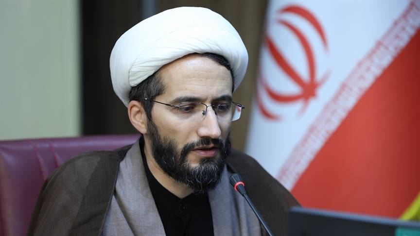  معلم، محور اساسی تحقق برنامه درسی و تربیت نسل آینده است