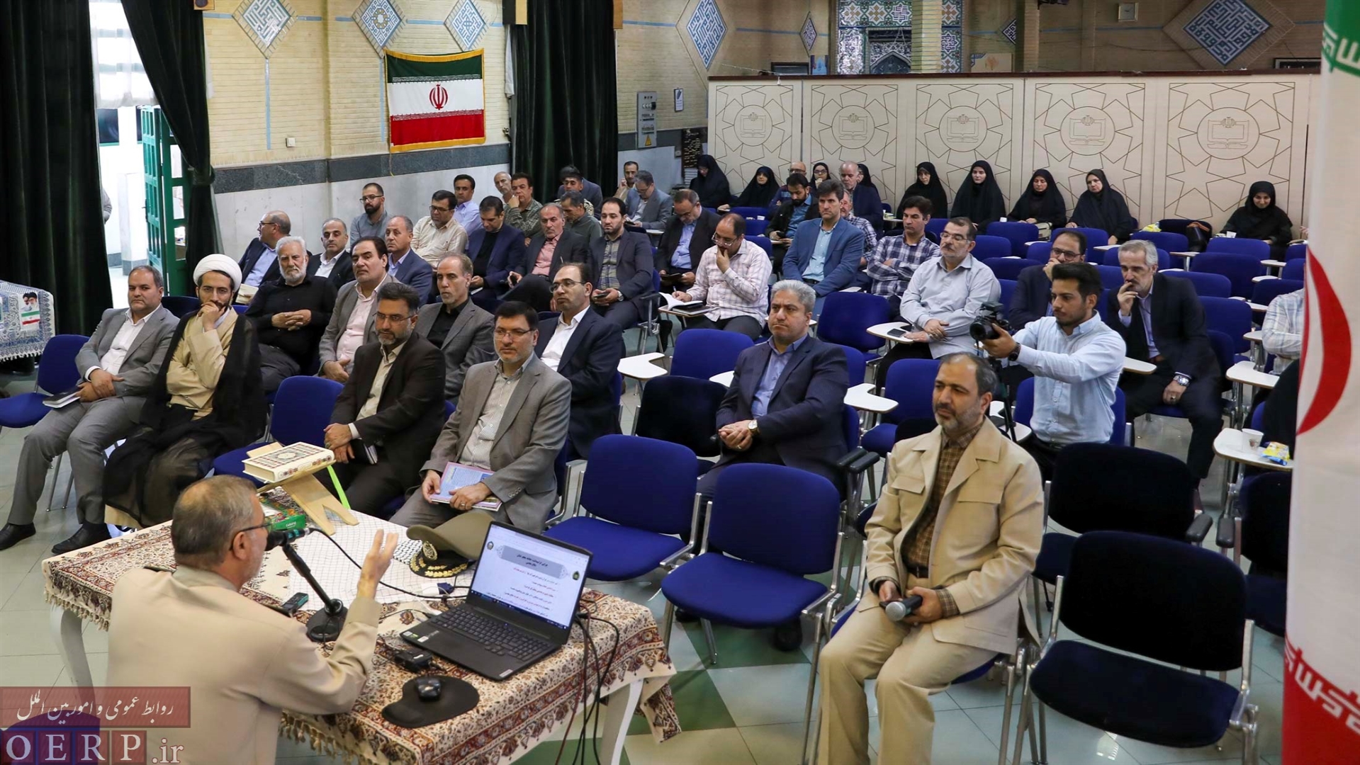 نشست اندیشه ورزی : نقش برنامه های درسی در ترویج علوم و معارف دفاع مقدس و مقاومت  سخنران امیر سرتیپ فولادی