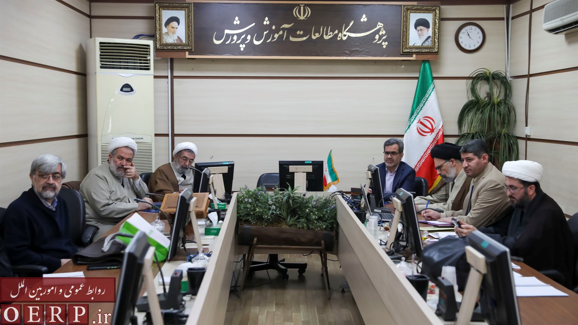 نخستين جلسه همايش ملی سيره تربيتی و مديريت تربيتی شهيد بهشتی (ره)