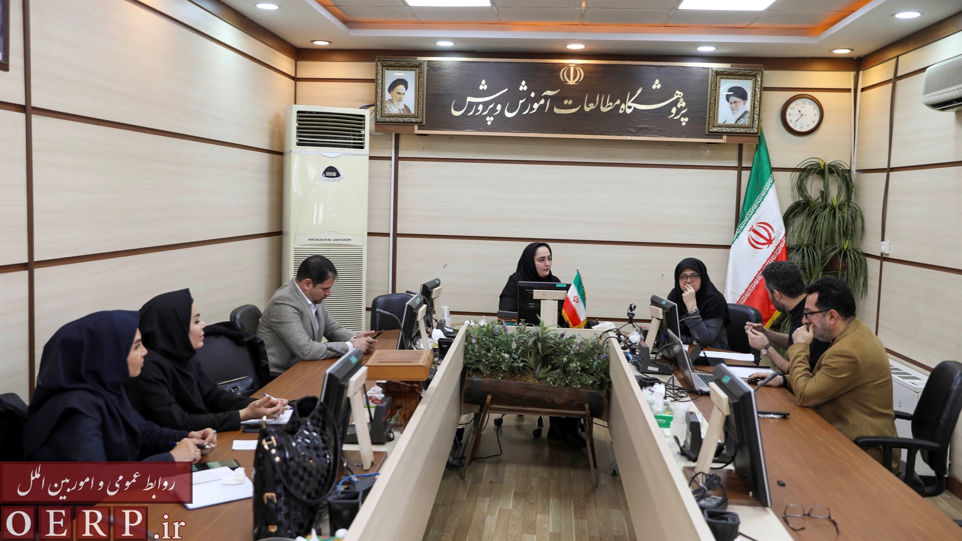 نشست علمی - تخصصی با عنوان: جايگاه مشاوره برای دانش‌آموزان با نياز ويژه