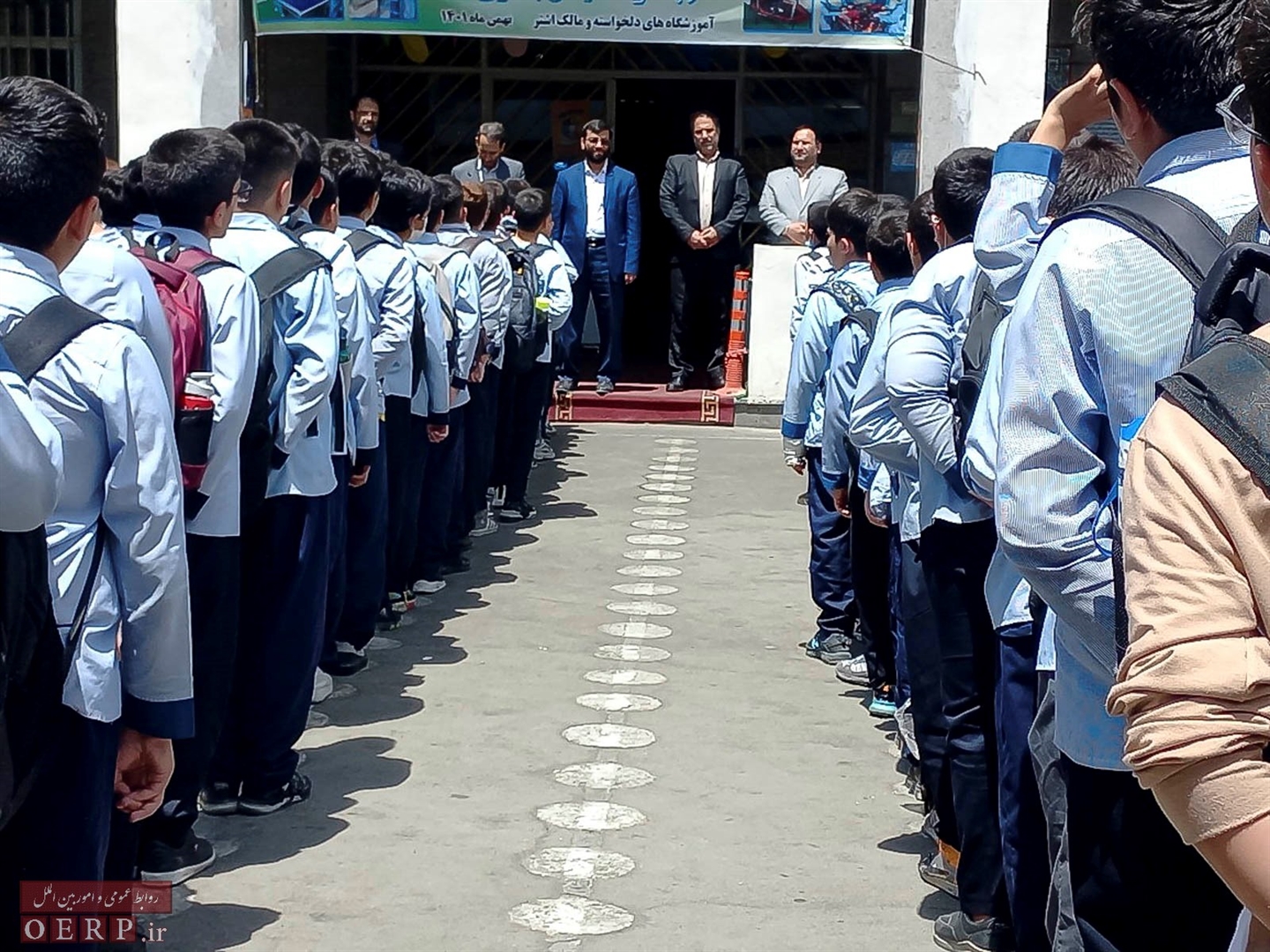 بازديد از مدارس منطقه 10 و 16 در هفته معلم