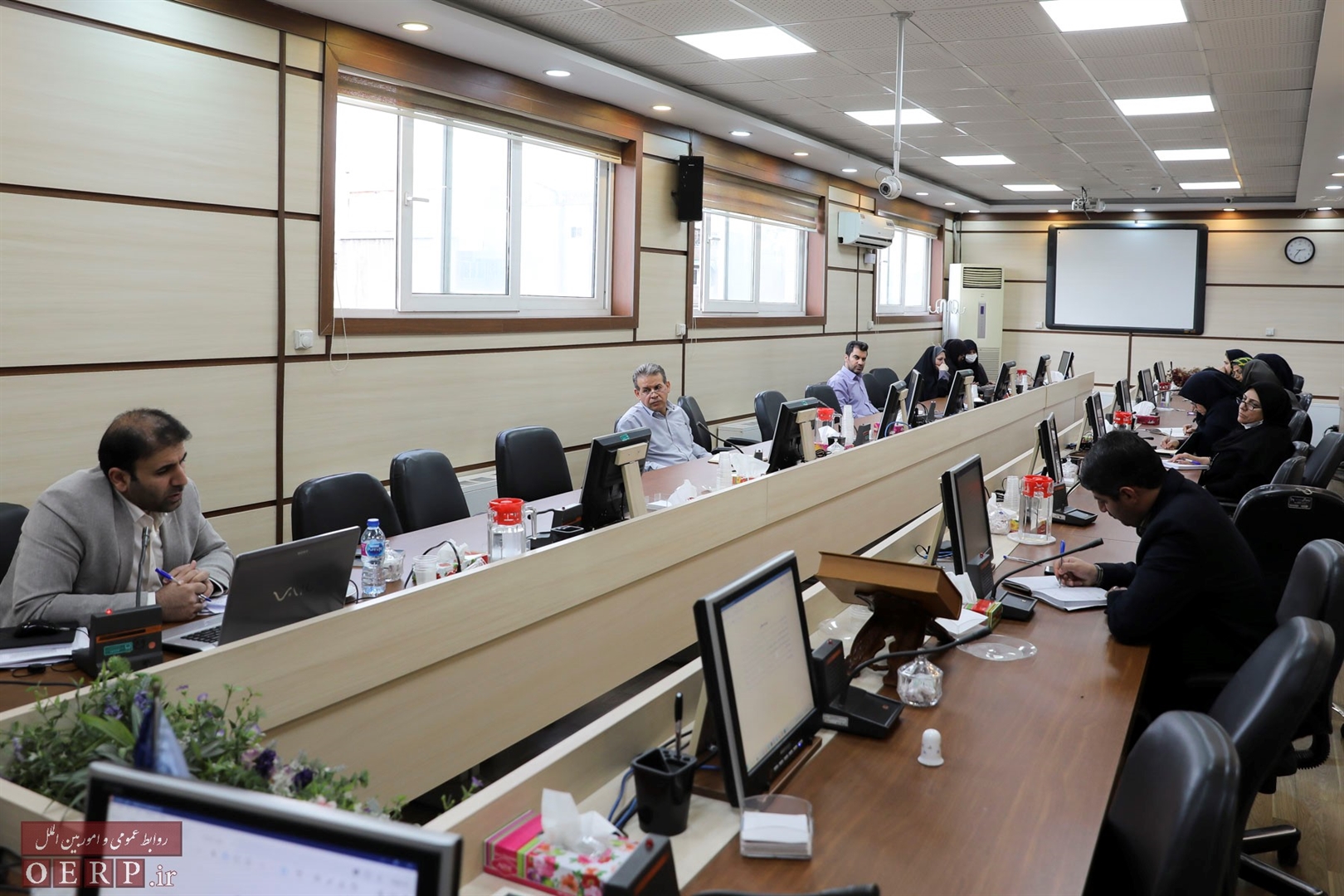 جلسه كارگاه تهيه گزارش سياستي با حضورمديركل مركز پژوهش هاي مجلس 