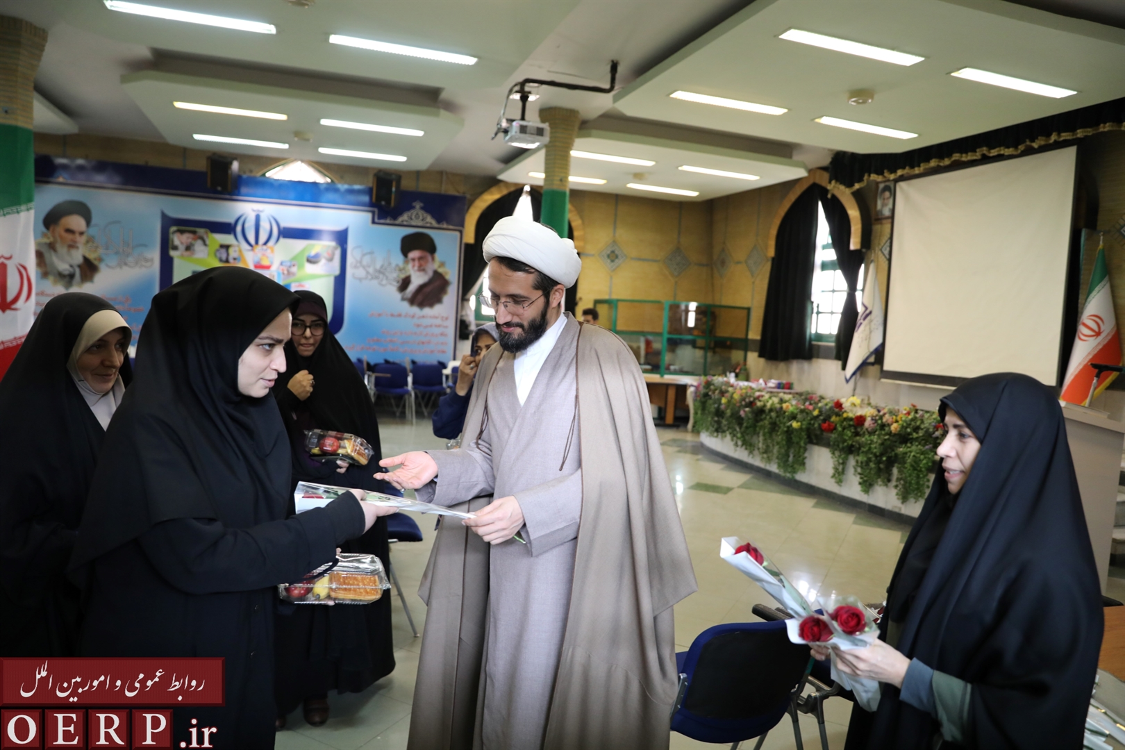 مراسم تکریم روز مادر و روز زن با حضور ریاست سازمان