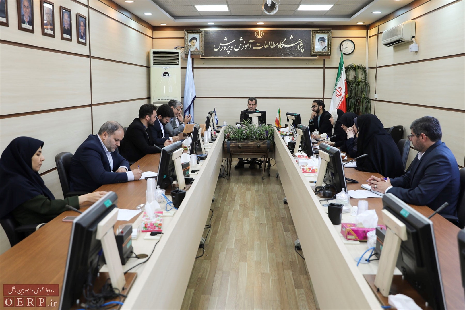 نشست  آموزش مجازي و نظام تعليم و تربيت هوشمند