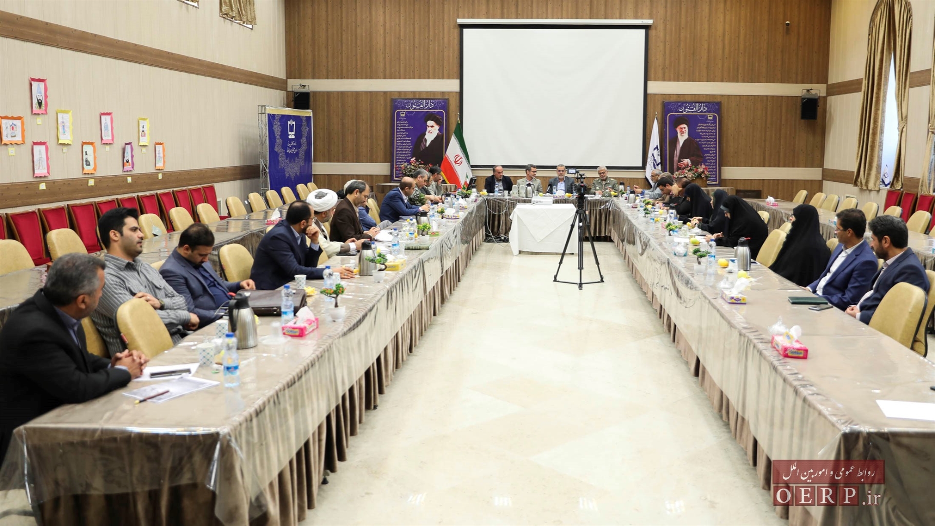 نشست تاثیر و کارکرد نظام تعلیم و تربیت در انتقال فرهنگ دوران دفاع مقدس