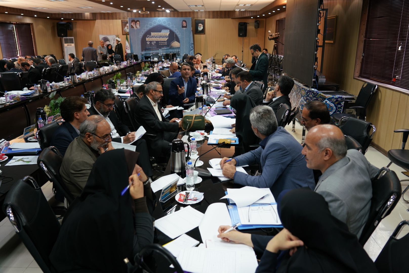 نشست رئیس سازمان پژوهش و برنامه ریزی آموزشی با مدیران کل و معاونین آموزش ابتدایی سراسر کشور در اصفهان