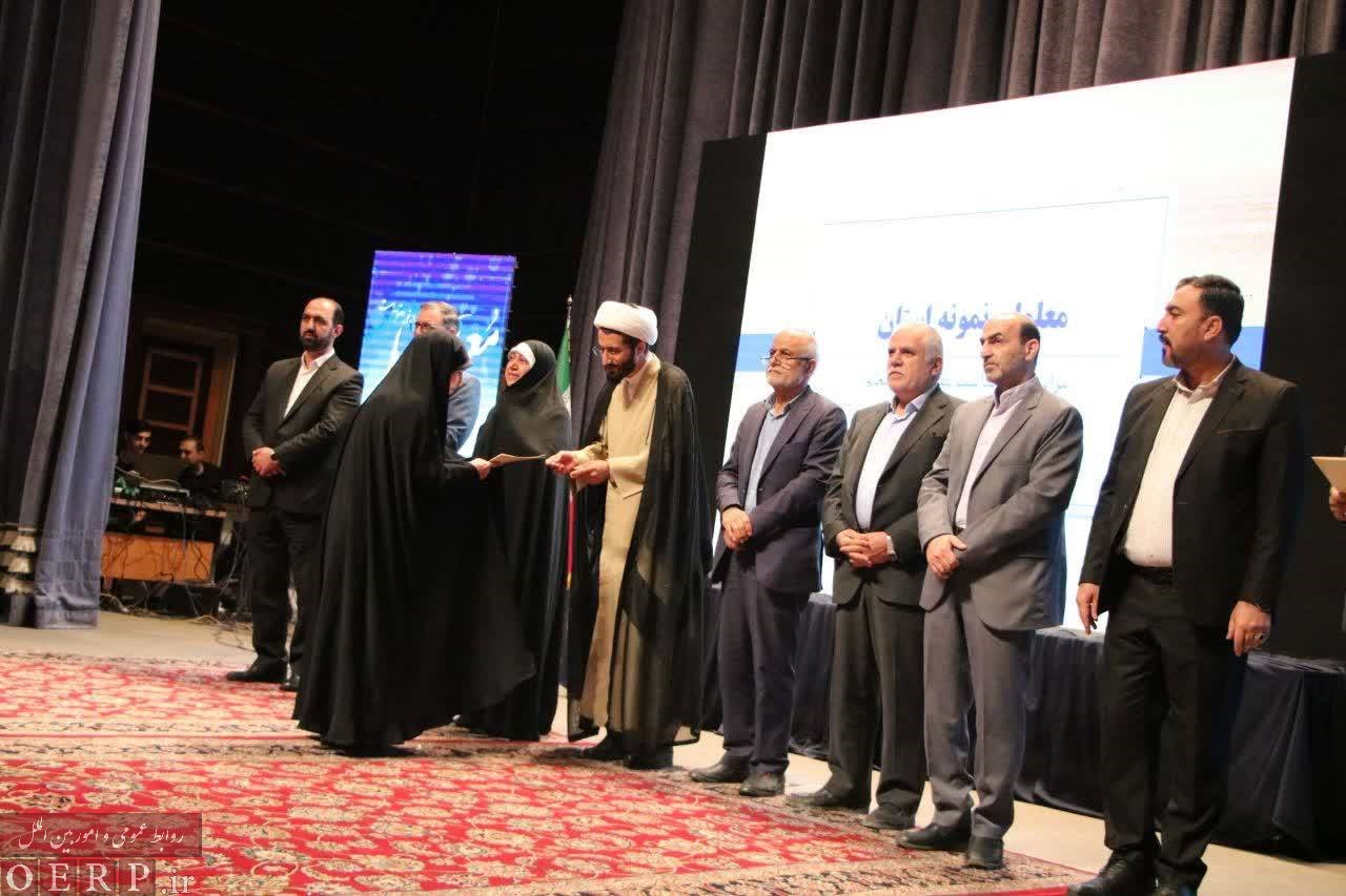 حضور رياست سازمان پژوهش در آيين بزرگداشت معلم در دانشگاه فرهنگيان قزوين 