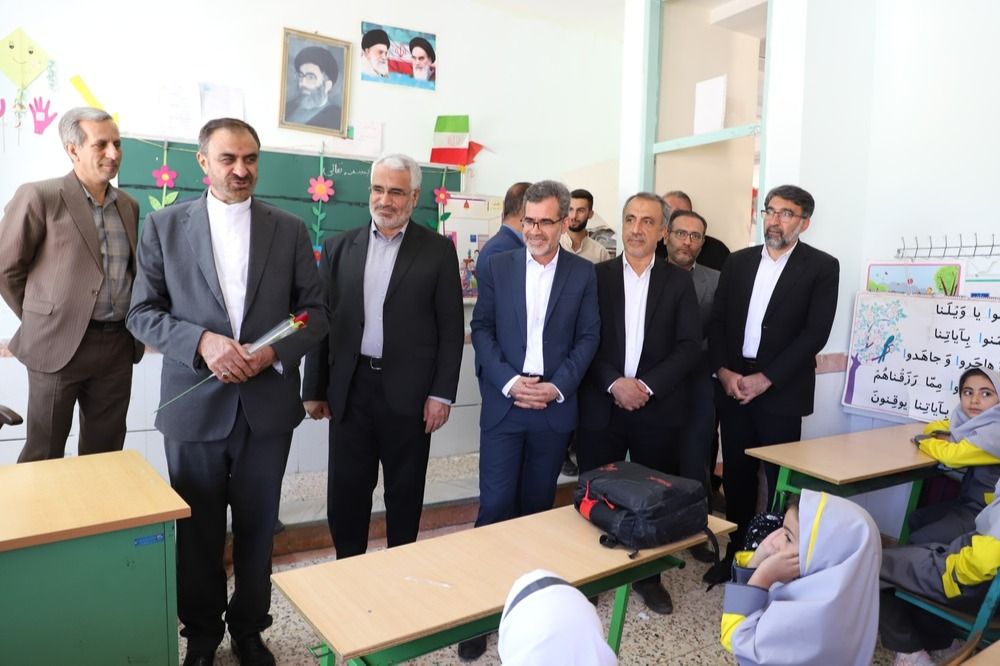 حضور سرزده رئیس پژوهشگاه مطالعات آموزش و پرورش و استاندار چهارمحال و بختیاری در مدارس به مناسبت بازگشایی مدارس
