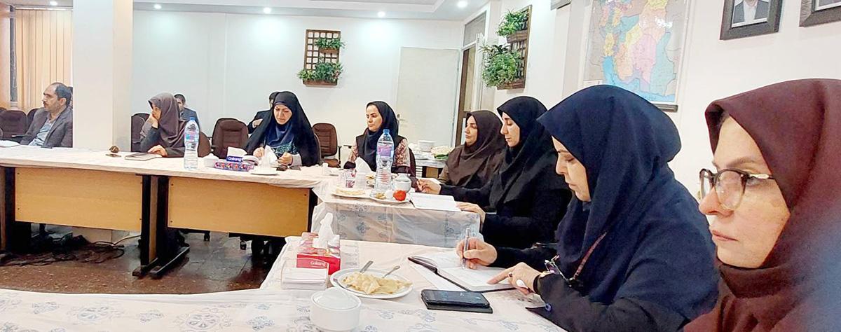 حضور ریاست محترم سازمان  در دفتر برنامه ريزي و  تالیف کتاب های درسی فنی و حرفه ای و کاردانش و گفتگوي صميمانه با ايشان پيرامون اقدامات انجام شده و برنامه ها ي دفتردر سال جاري