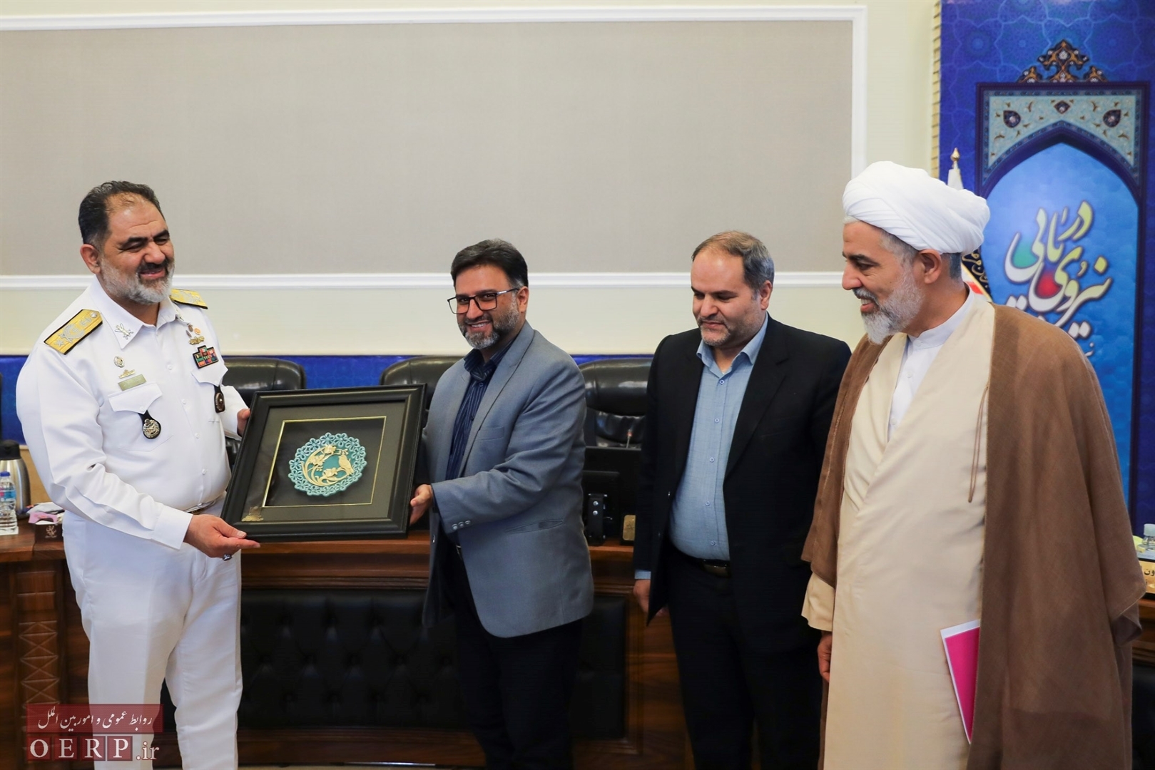 دیدار مدیرکل دفتر و مولفان كتب درسي با امیر فرماندهی نیروی راهبردی دریایی ارتش جمهوری اسلامی ایران 