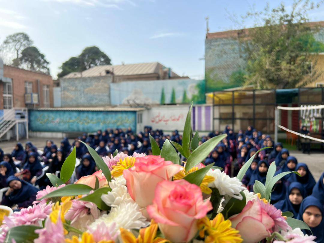 بازدید کارشناسان دفتر از هنرستان آل یاسین منطقه 12 تهران -  روز اول مهرماه
